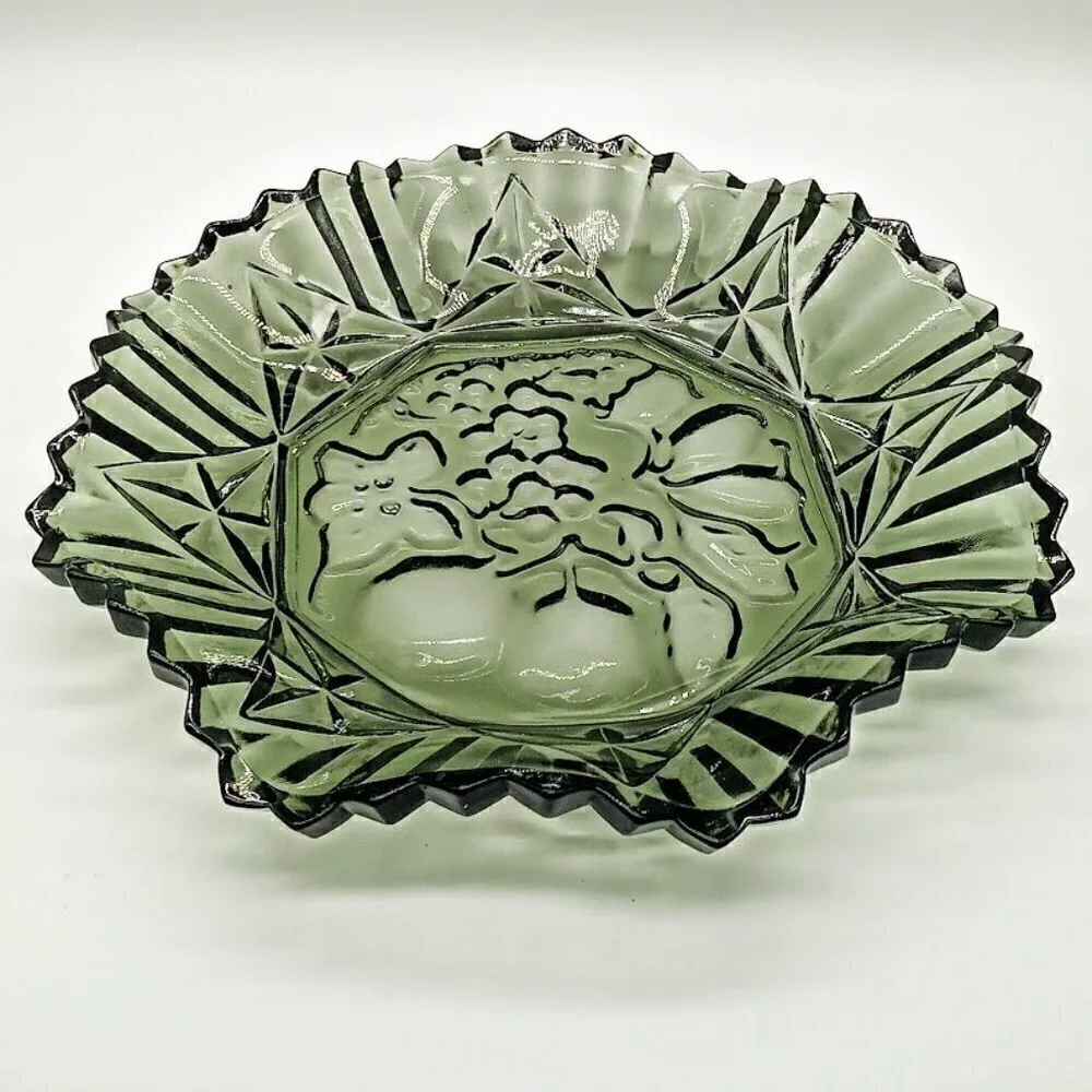Federal Glass Pioneer Smoke Crimped Bowl Fruit Design
